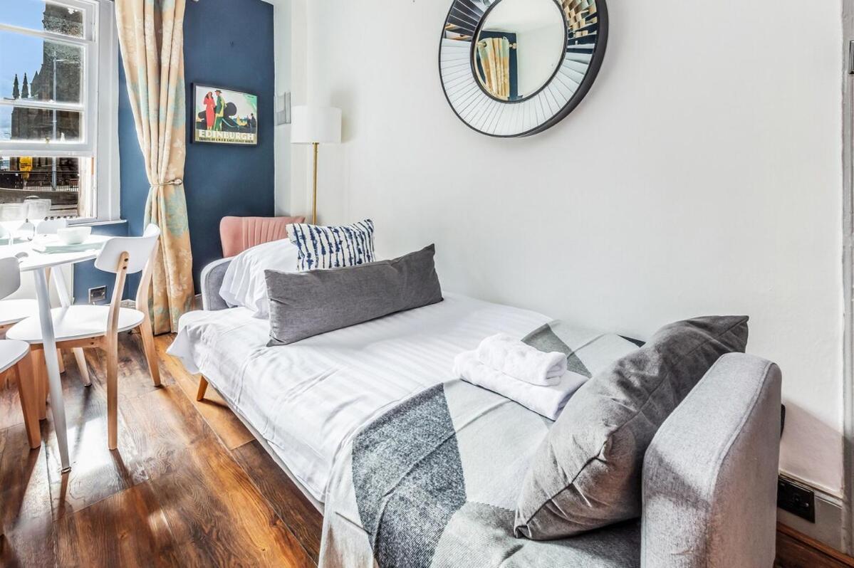 Cozy At Castle, Parking Apartment Edinburgh