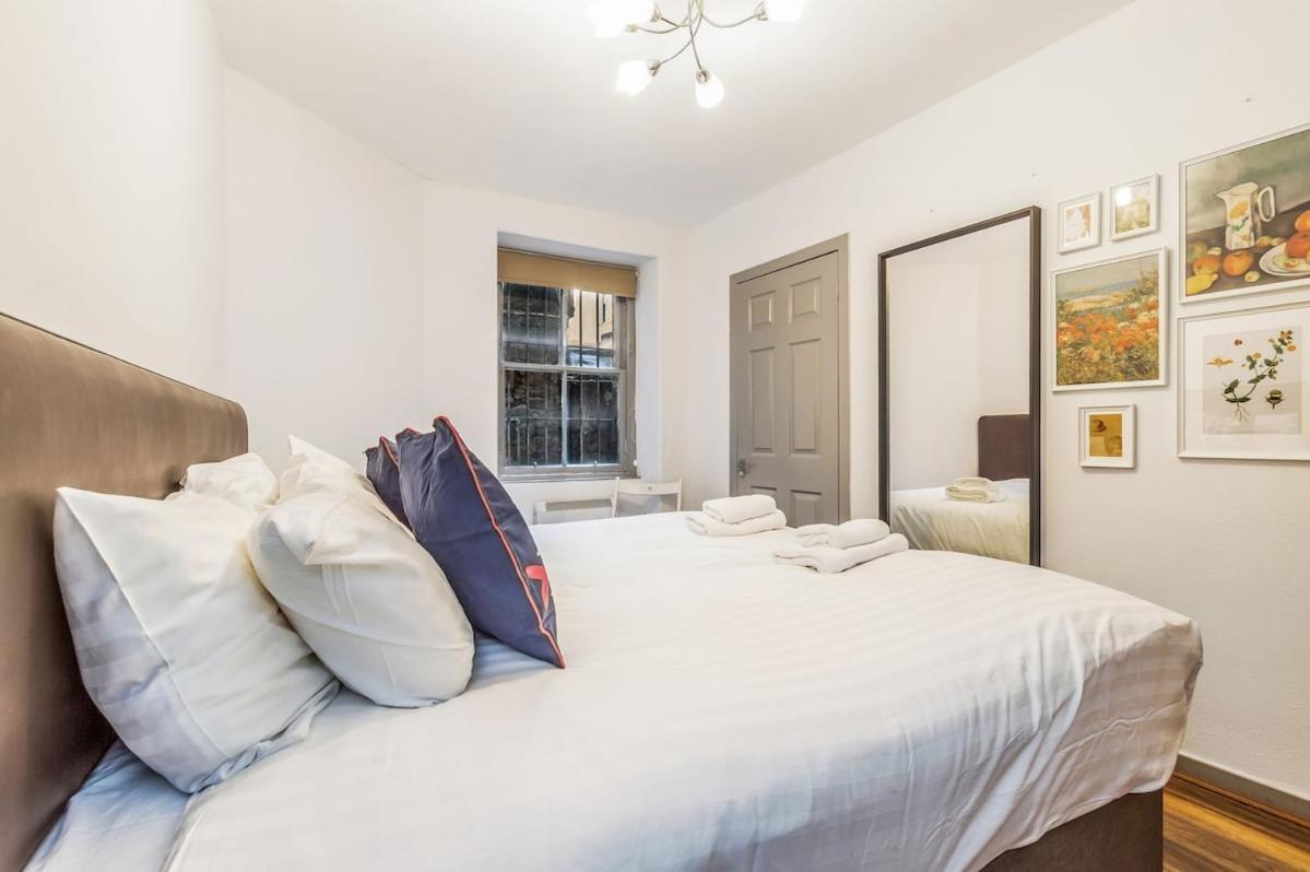 Cozy At Castle, Parking Apartment