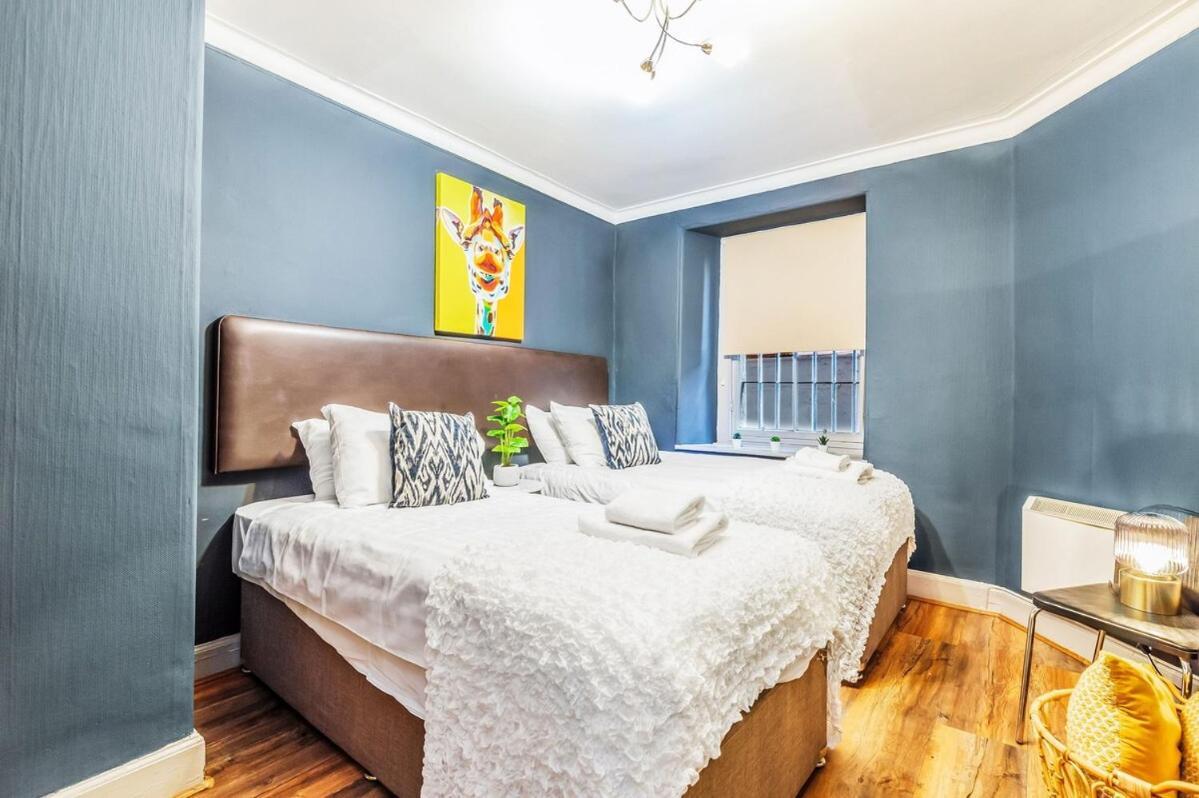 Cozy At Castle, Parking Apartment *