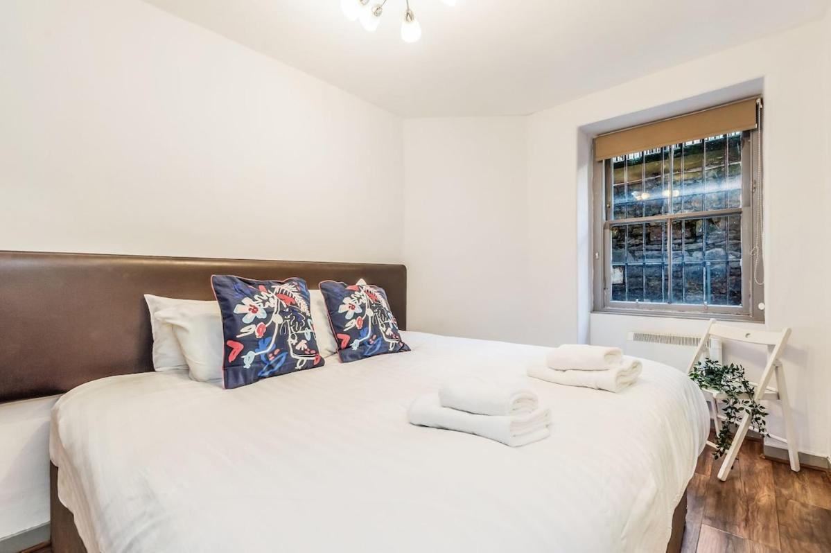 Cozy At Castle, Parking Edinburgh