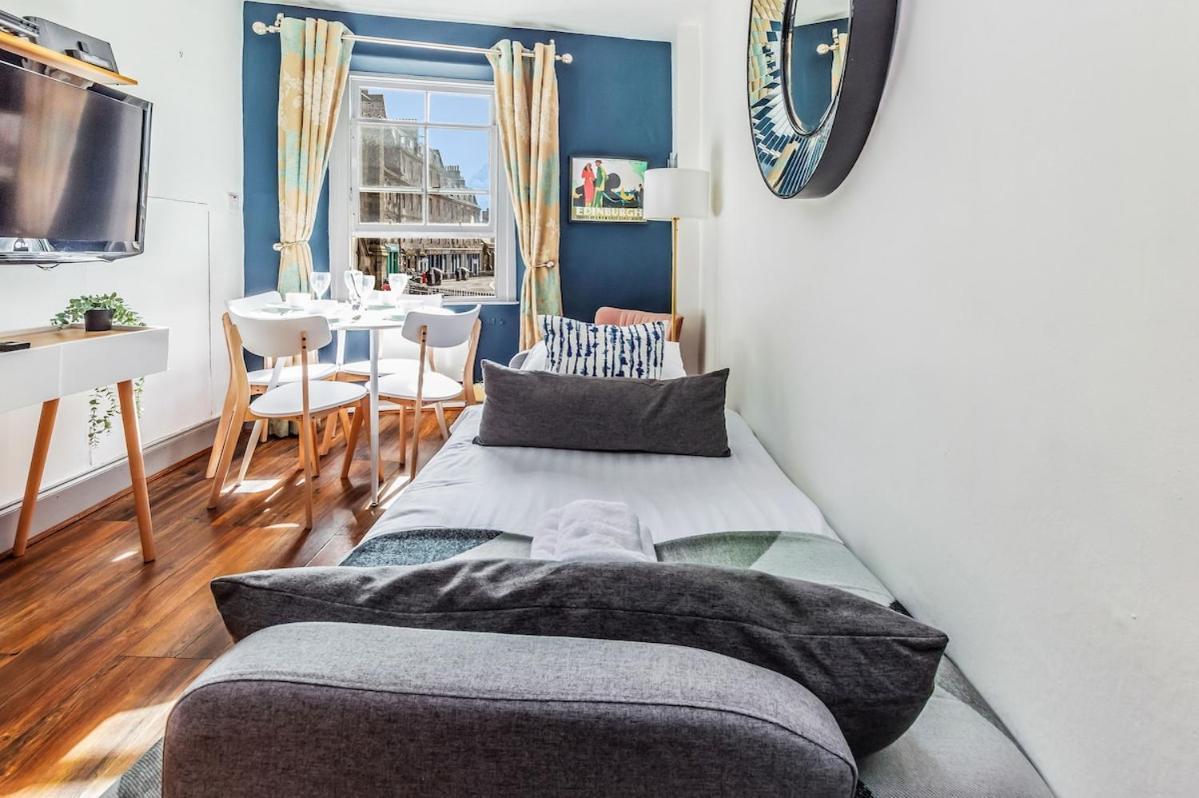 Cozy At Castle, Parking Apartment