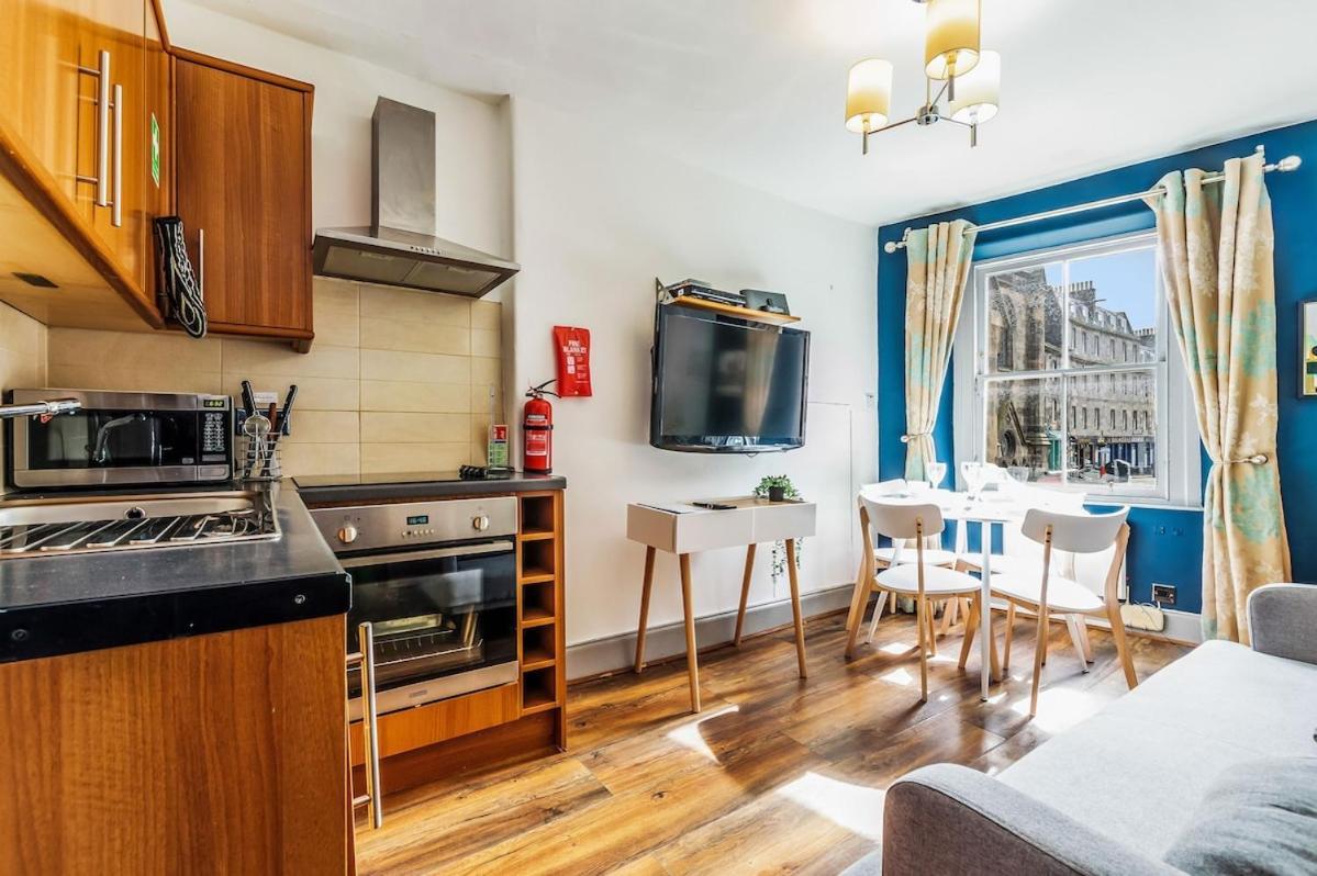 Cozy At Castle, Parking Apartment *