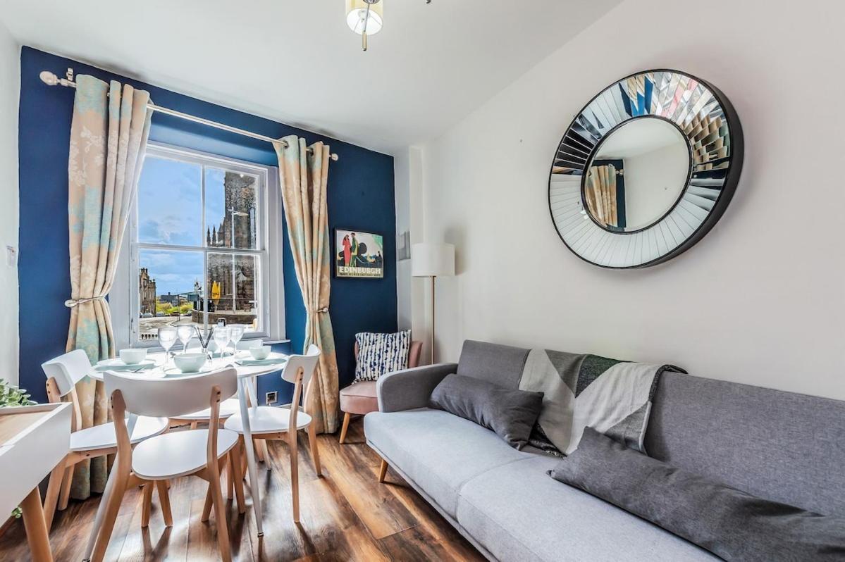 Cozy At Castle, Parking Apartment Edinburgh